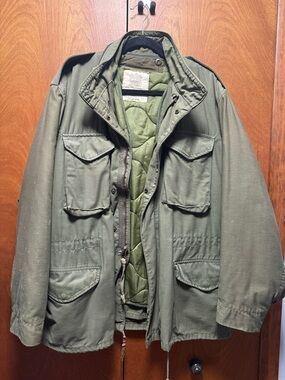 Vintage Authentic 1980s Army Green Military Field Jacket